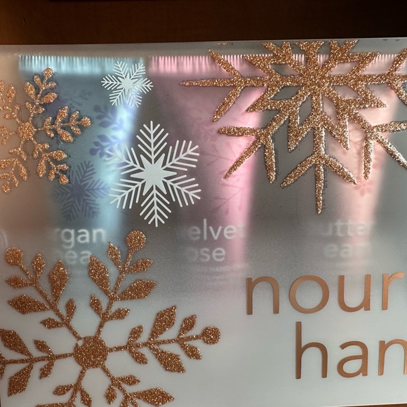 3/$10 SPECIAL! NWT Daisy Fuentes Holidays 7-pc Nourishing Hand Cream - Picture 7 of 8